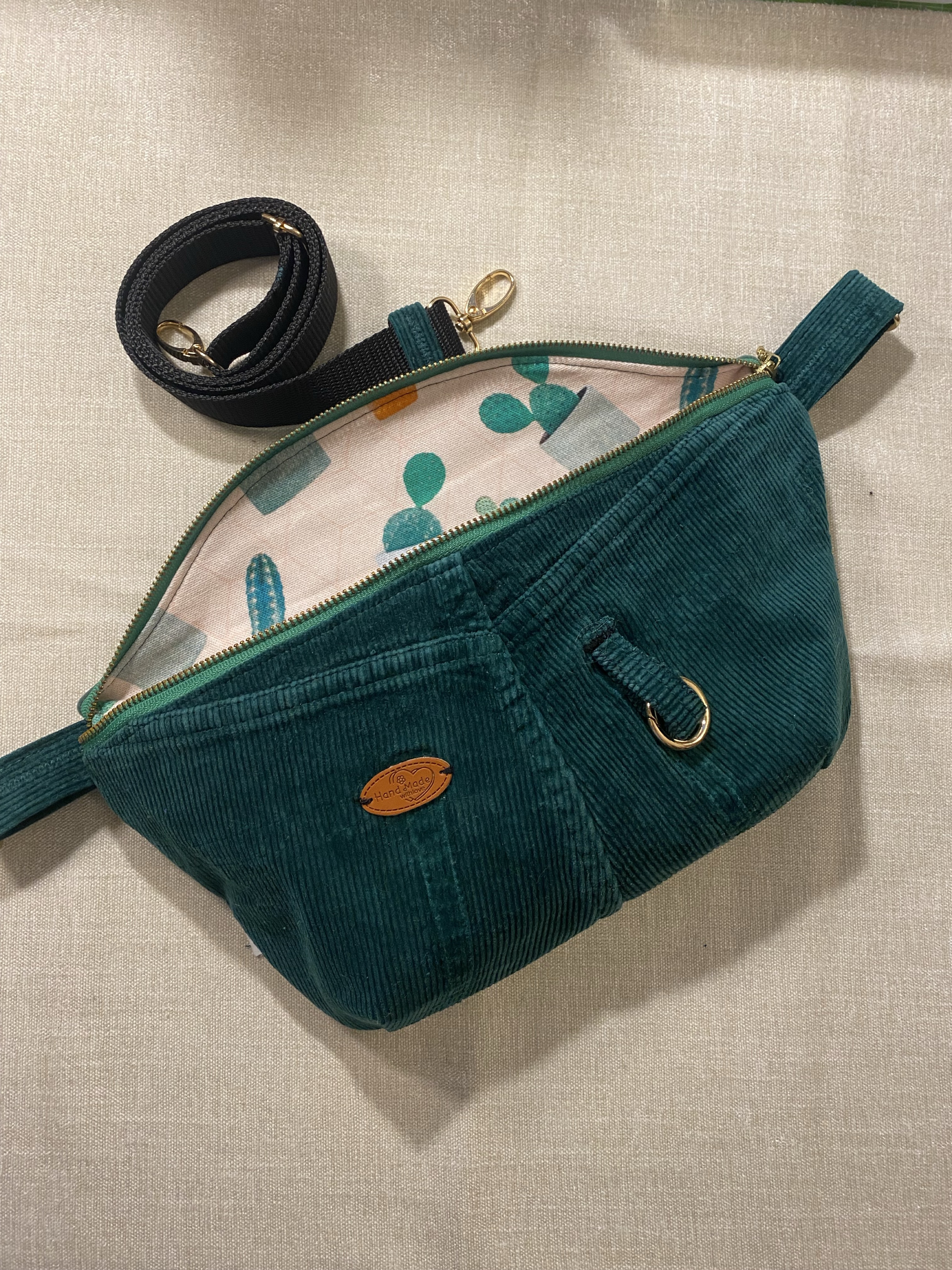 Bauchtasche mit Kaktus-Motiv