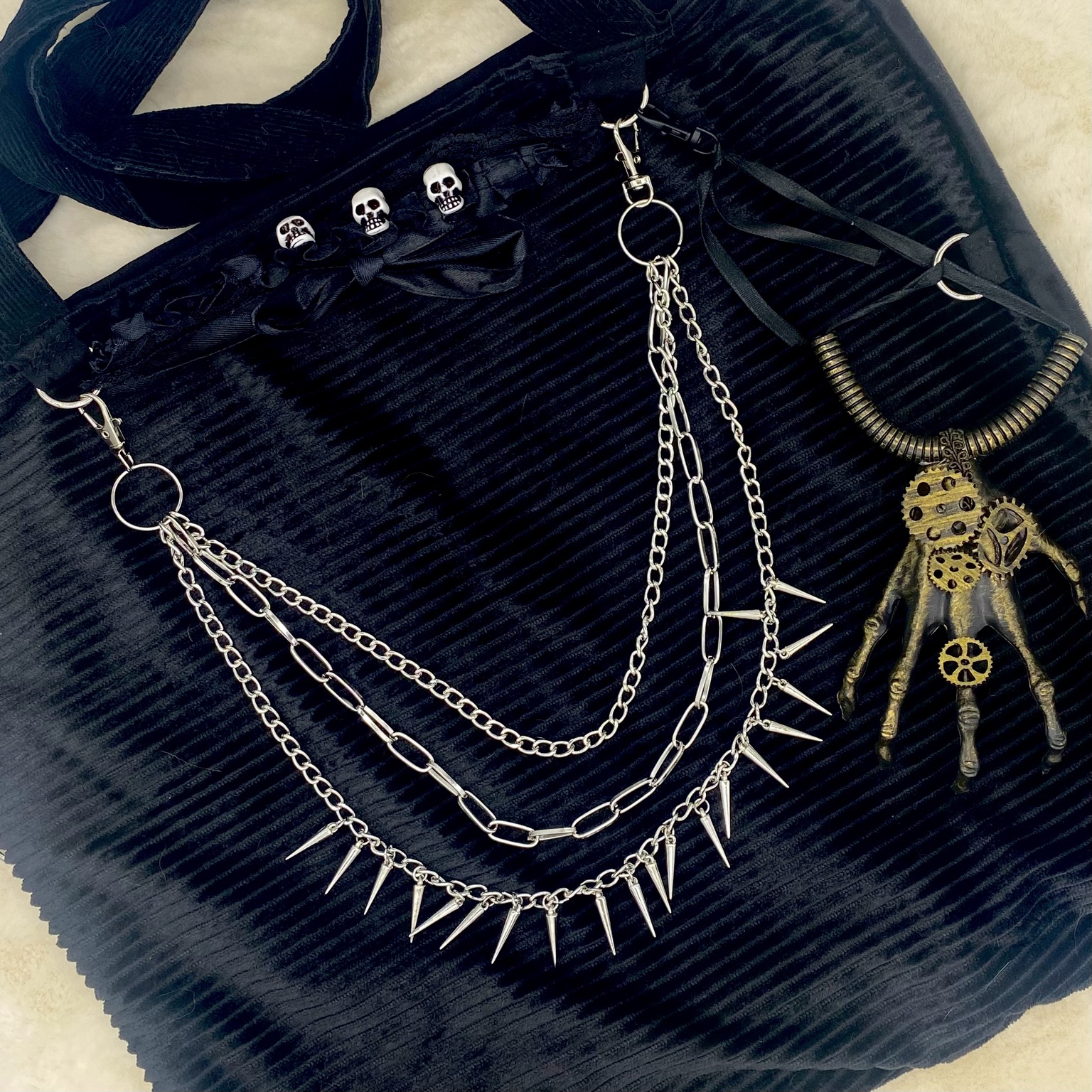 Schwarze Totebag mit Gothic-Motiv